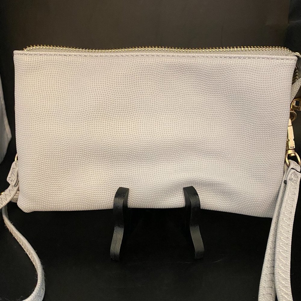 Convertible crossbody/wristlet, light blue